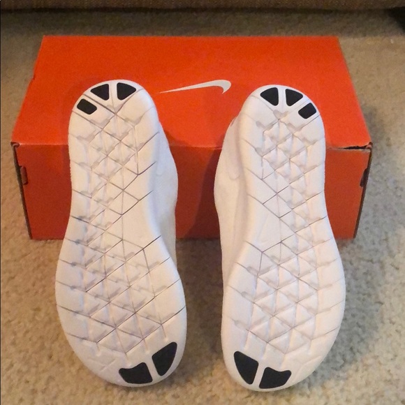 Brand new, Nike free runs for kids - Picture 5 of 5